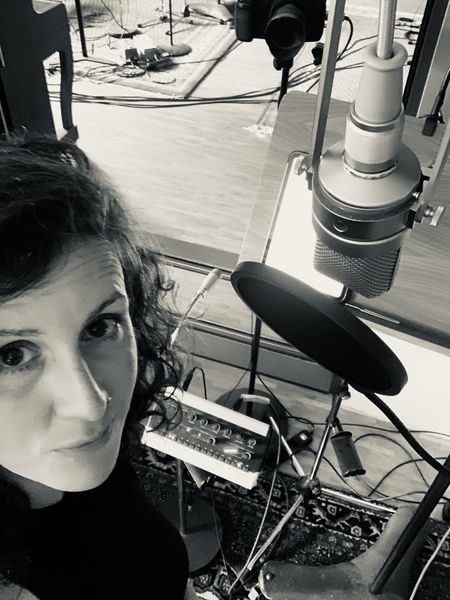 Nina Gutknecht im Aufnahmestudio