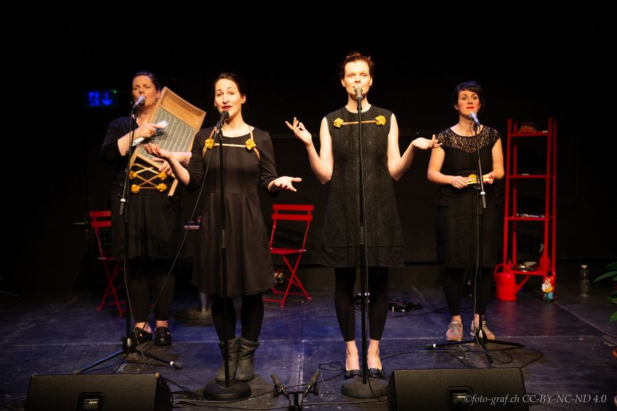 The Sparklettes auf der Bühne